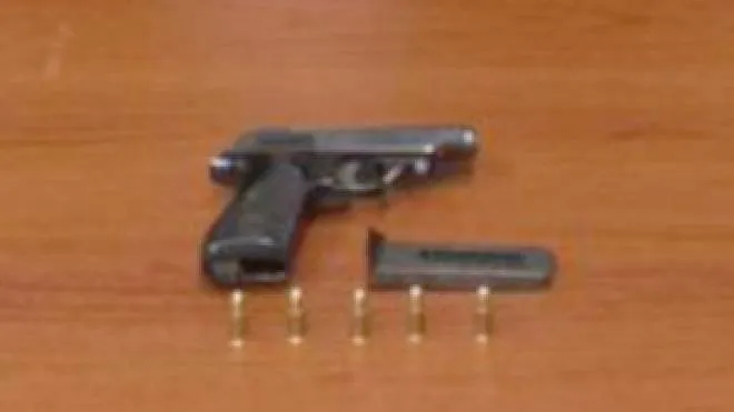 La pistola trovata nalle mutande del 24enne di Vimercate