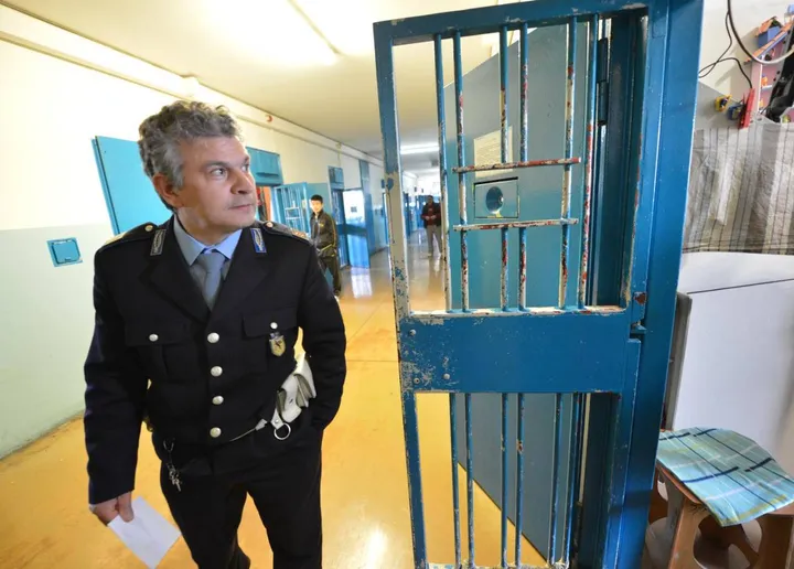 Il carcere di Busto Arsizio. Il senatore Candiani: «Abbiamo sollecitato il rinforzo dell’organico»