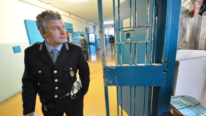 Il carcere di Busto Arsizio. Il senatore Candiani: «Abbiamo sollecitato il rinforzo dell’organico»