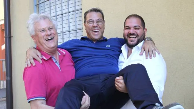 Pieve, Pierluigi Costanzo  stato eletto sindaco (nella foto al centro)

Per Cangemi - Pincioni -   Foto MDF