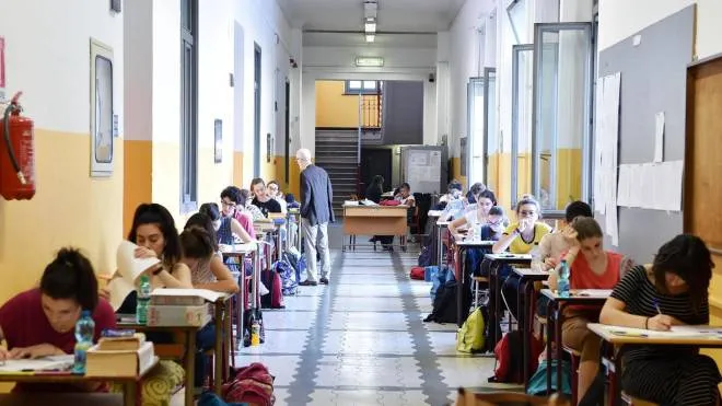 Gli studenti affrontano la prova di Italiano al liceo Cavour, Torino, 20 giugno 2018 ANSA/ ALESSANDRO DI MARCO