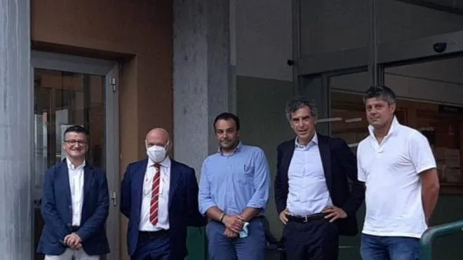 Secondo da destra, il direttore generale Welfare della Regione Giovanni Pavesi a Chiavenna