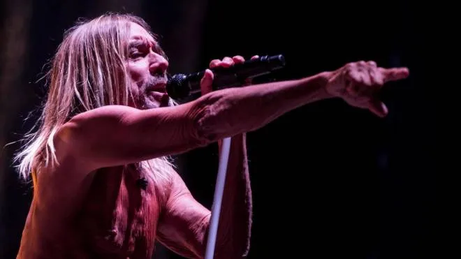 epa09889339 (FILE) - US singer Iggy Pop performs on the third day of the Son do Camino Festival, in Santiago de Compostela, Spain, 15 June 2019 (reissued 14 April 2022). Iggy Pop turns 75 on 21 April 2022.  EPA/OSCAR CORRAL *** Local Caption *** 55275147