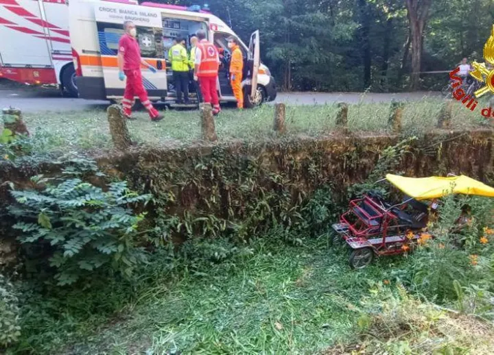 I soccorritori sono andati a recuperare i quattro ragazzi caduto col risciò in una roggia ai Mulini Asciutti ai confini fra Monza e Villasanta