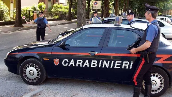 I carabinieri hanno denunciato quattro ragazzi. Hanno fra i 15 e i 17 anni