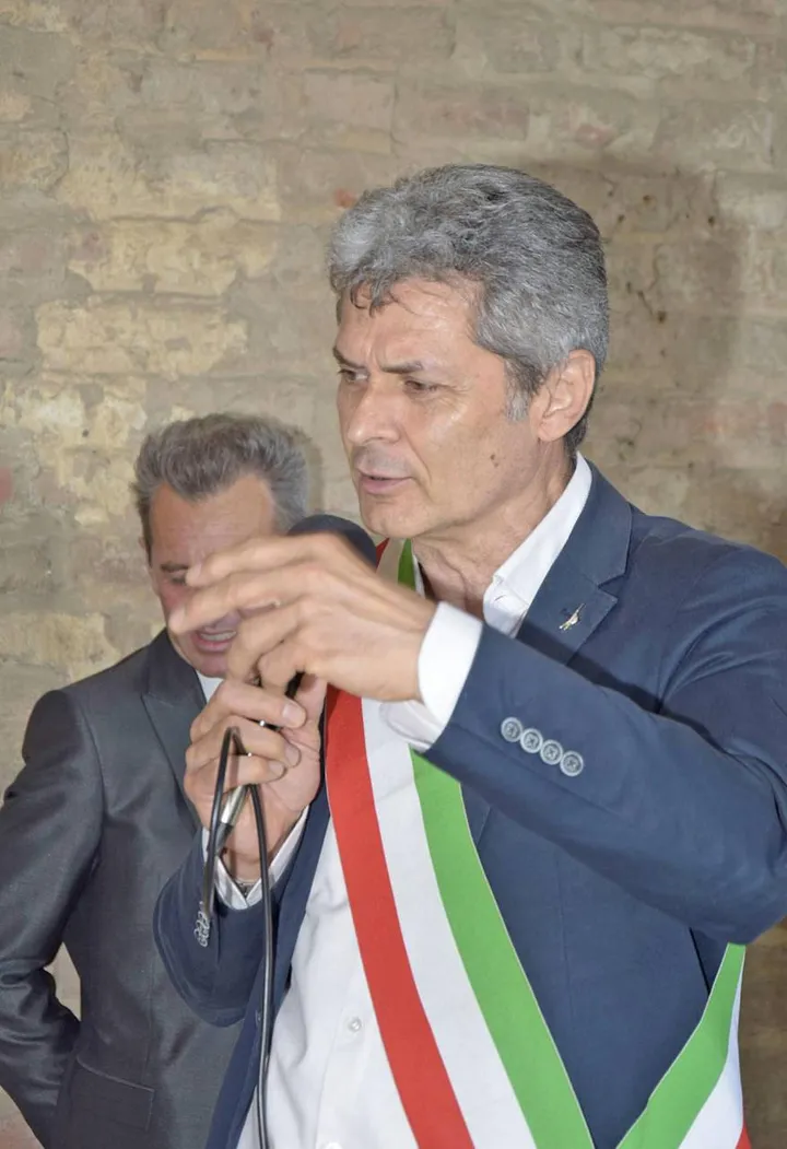 Il sindaco Fabrizio Fracassi