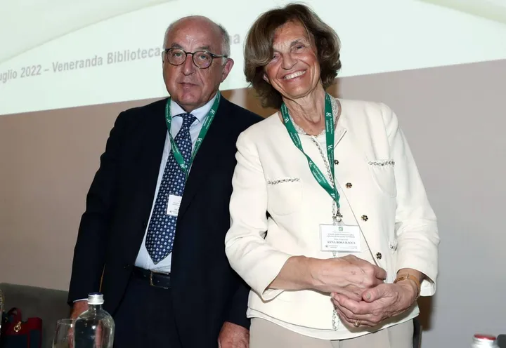 La presidente di Federfarma Lombardia Annarosa Racca col vice Luigi Zocchi