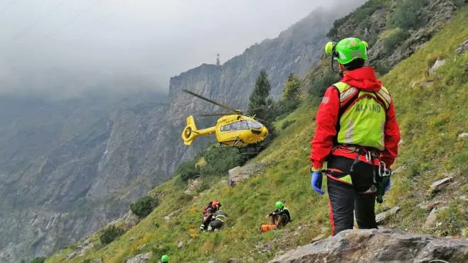 Bergamo  40enne muore precipitando dal sentiero verso il rifugio Brunone  a Valbondione
23 Luglio 2022 ANSA RENATO DE PASCALE