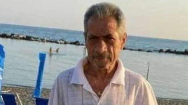 Il cadavere di Giuseppe Longobardi, 72 anni, è stato ritrovato in un canale a Rodano