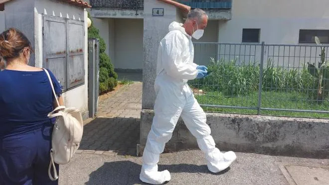 Al civico 4 di via Borsellino l’altra notte è stato ucciso a coltellate un romeno di 45 anni