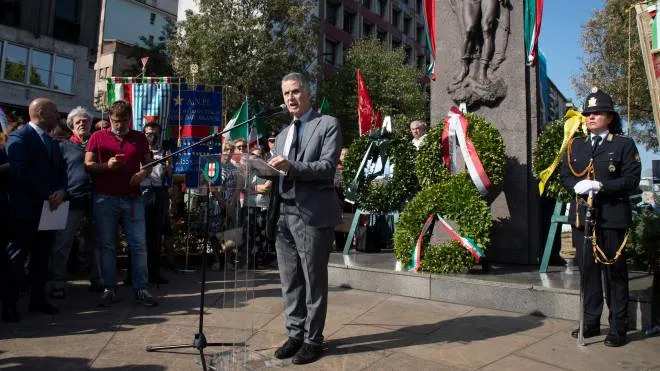 Il presidente Anpi, Roberto Cenati, alla cerimonia in memoria dei martiri di piazzale Loreto
