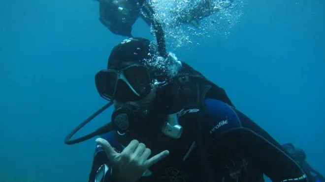Daniele Buresta durante un’immersione (foto postata su Facebook)