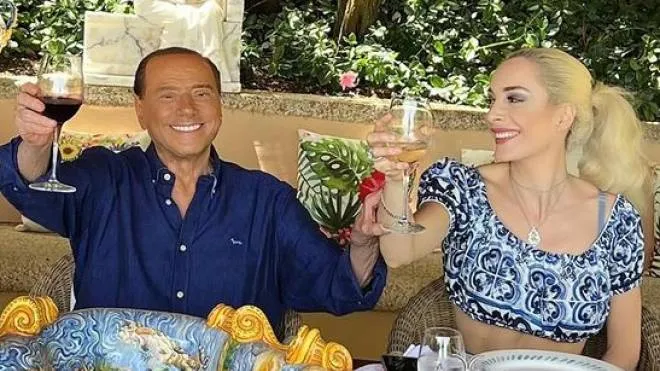 Silvio Berlusconi e Marta Fascina in un momento conviviale