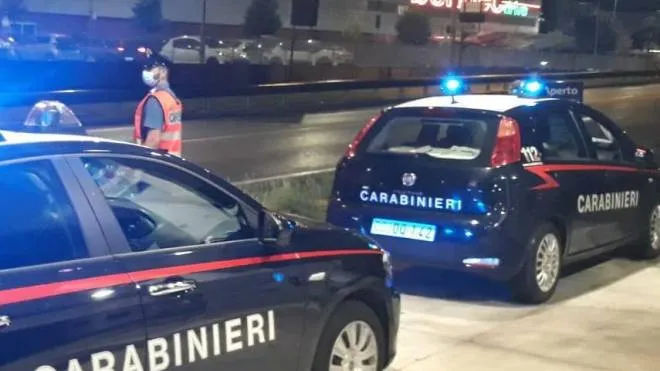 Per fortuna non ci sono stati feriti grazie all’intervento tempestivo dei carabinieri