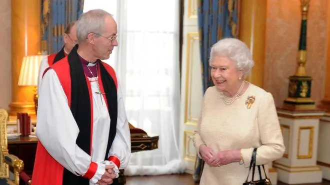 Queen Elizabeth II receives the Archbishop of Canterbury, the Most Reverend Justin Welby, at Buckingham Palace, London after his act of 'Homage'  upon his appointment.   ©photoshot/AGENZIA ALDO LIVERANI SAS - ITALY ONLY - REALI INGLESI: La regina Elisabetta II d'inghilterra 
Repertorio - S.M. la Regina Elisabetta II di Inghilterra