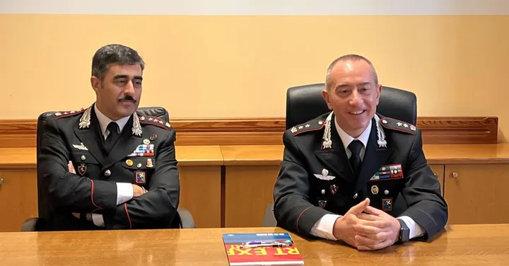 Da sinistra il comandante dei carabinieri Marco Piras e il nuovo numero uno del Reparto operativo Roberto De Paoli