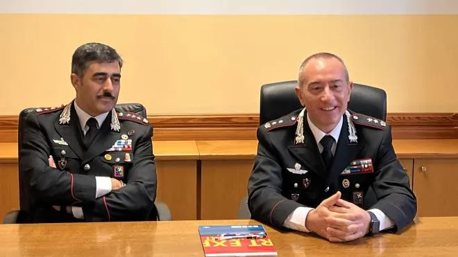 Da sinistra il comandante dei carabinieri Marco Piras e il nuovo numero uno del Reparto operativo Roberto De Paoli