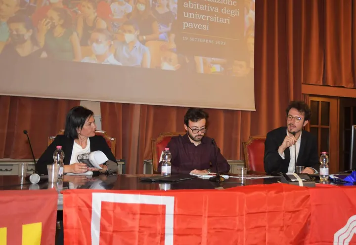 Da sinistra, Debora Roversi, Diego Vollaro del direttivo Udu e Simone Agutoli