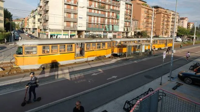 RADAELLI - pintus limbiate Milano in tram il capolinea di Milano Comasina