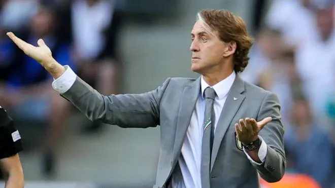 epa10013152 Italy's head coach Roberto Mancini reacts during during the UEFA Nations League soccer match between Germany and Italy in Moenchengladbach, Germany, 14 June 2022.  EPA/Friedemann Vogel