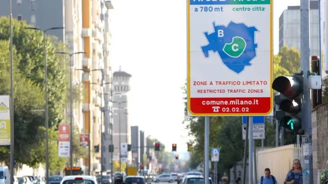 Da domani le nuove norme saranno operative, accesso vietato ai veicoli Euro 2 a benzina e ai diesel più inquinanti