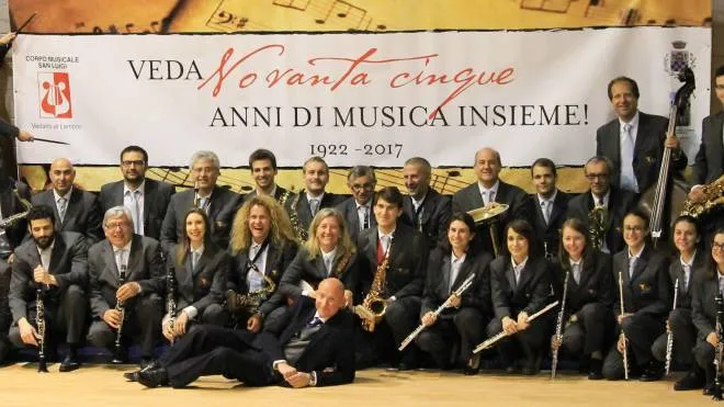 Il Corpo Musicale San Luigi diretto da Enea Bezzi, nato nell’ambito delle attività dell’oratorio