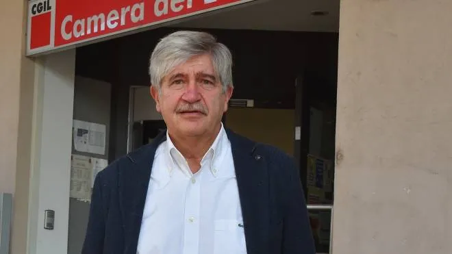 Giorgio Ortolani segretario di Nidl-Cgil Ticino-Olona ha raccolto la denuncia dei lavoratori dell’azienda rhodense di salumi