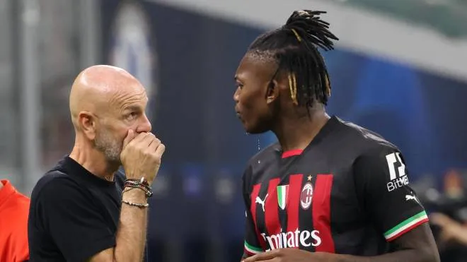 AC Milan�s manager Stefano Pioli (L) speaks Rafael Leao  during he UEFA Champions League group E soccer match between Ac Milan and Chelsea at Giuseppe Meazza stadium in Milan, 11 October 2022.
ANSA / MATTEO BAZZI