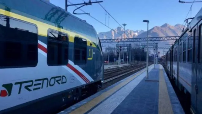 Treni in stazione a Lecco