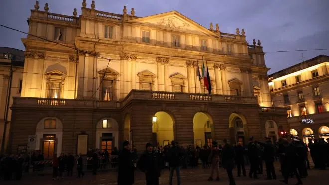 An overview of La Scala theater for La Scala opera house's gala season opener, Giuseppe Verdi's opera Attila,  Milan Italy, 07 December 2018
ANSA / MATTEO BAZZI