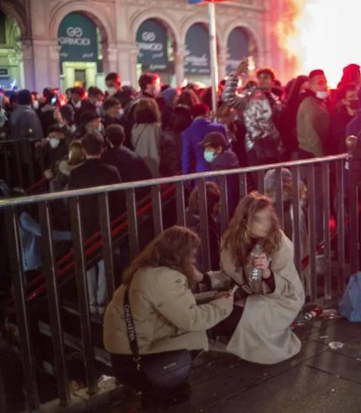 Le due turiste tedesche vittime di violenze a Capodanno in piazza Duomo