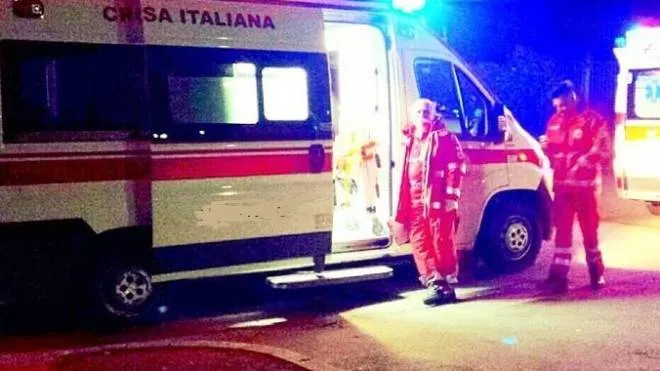 Il camionista ferito è stato soccorso e portato all'ospedale Sant'Anna