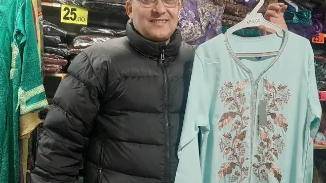 Mohamed El Ame è il titolare di “Bazar Casablanca“ in via Benedetto Marcello