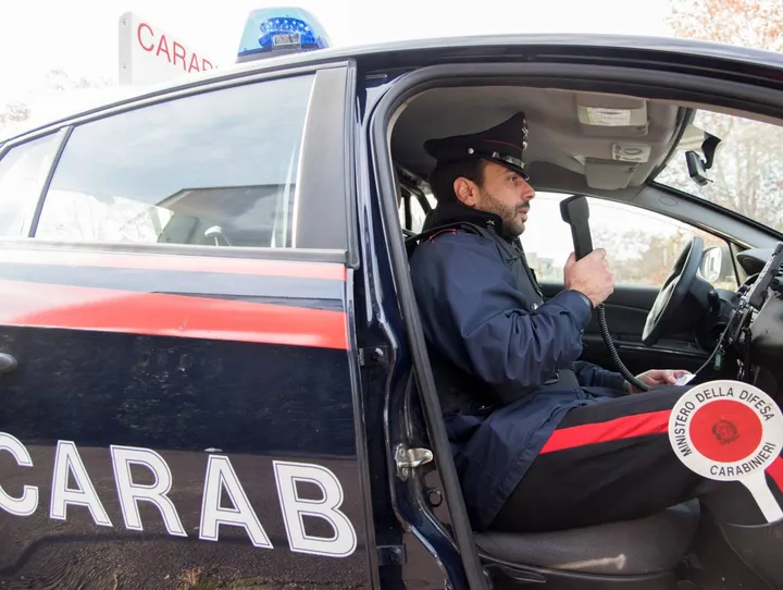 Carabinieri in azione su mandato della Procura