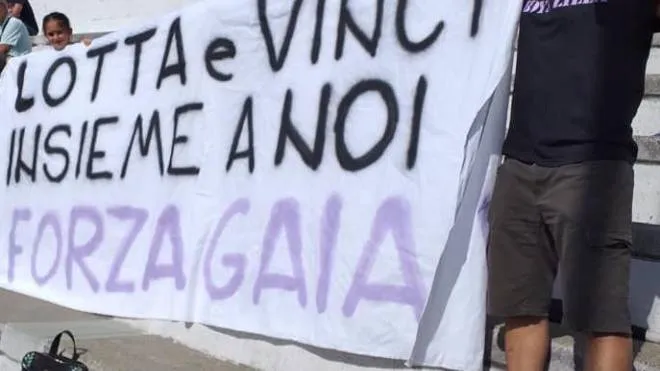 Allo stadio Mari di Legnano uno striscione dedicato a Gaia Domani si terranno i funerali