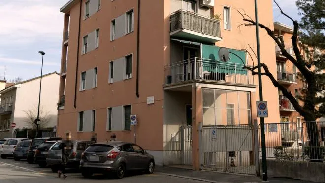 ; interventi su case popolari - Per edizione Milano metropoli - Foto Spf