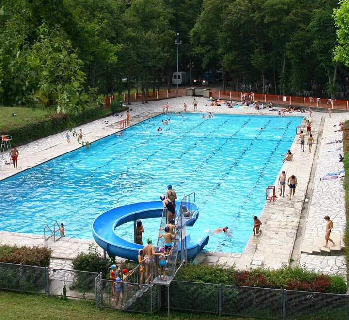 La piscina olimpionica dell’autodromo è vuota da anni in attesa dei lavori
