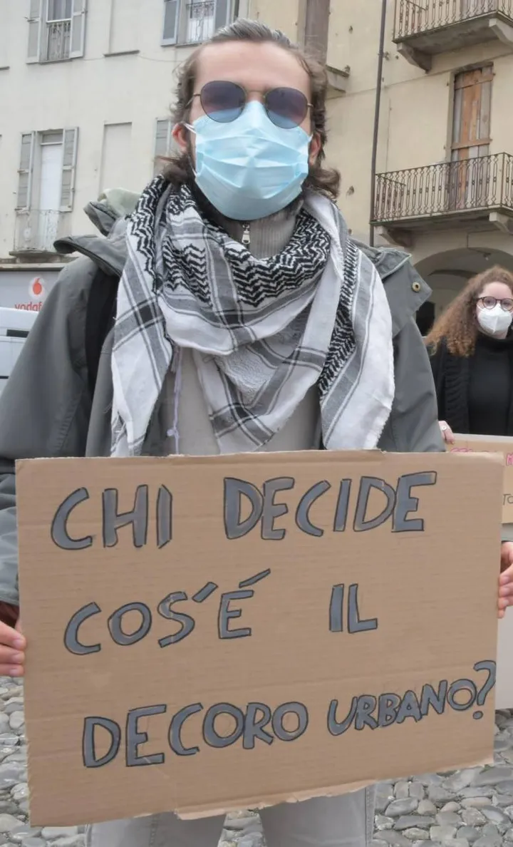 Martedì 10 gennaio. al tribunale di Milano ci sarà un presidio di solidarietà nei confronti di Simone Ficicchia che sostiene l’allarme climatico