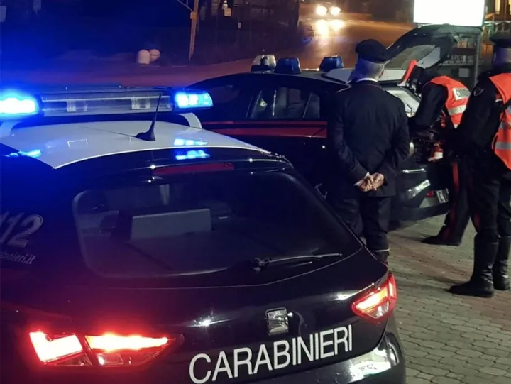 I carabinieri sono stati allertati da alcuni testimoni della violenta discussione