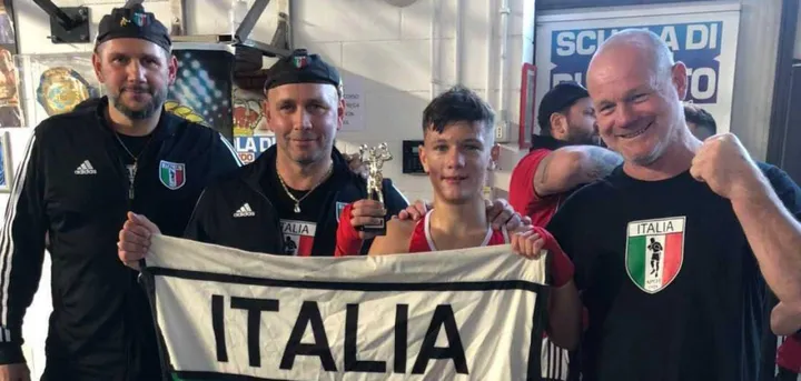 Leonardo e Domenico Pasqualetti con Ruslan Yacovet, giovane campione lombardo nella categoria 50 chili