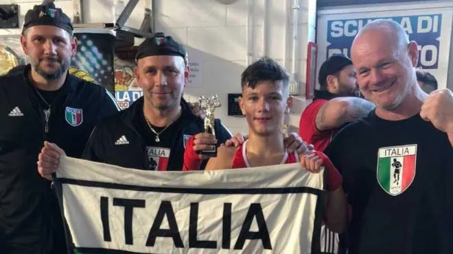 Leonardo e Domenico Pasqualetti con Ruslan Yacovet, giovane campione lombardo nella categoria 50 chili