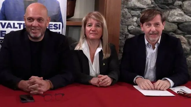 I candidati Massimo Sertori e Silvana Snider con il segretario provinciale Lorenzo Grillo Della Berta durante la presentazione nel capoluogo