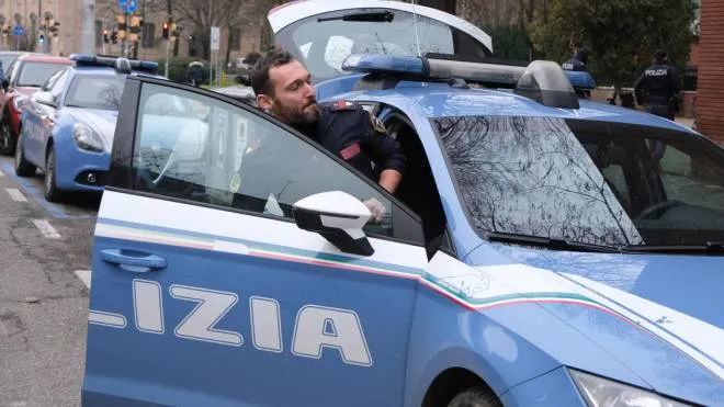 Polizia intervenuta per una rissa alle scuole CORNI di Modena