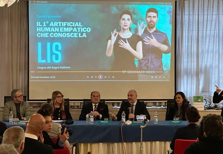 Ernesto Di Iorio di QuestIt, e Marco Landi alla presentazione del ’virtual human’