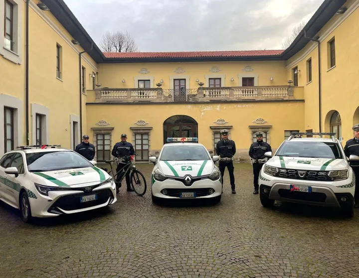 Le nuove vetture della polizia locale di Parabiago