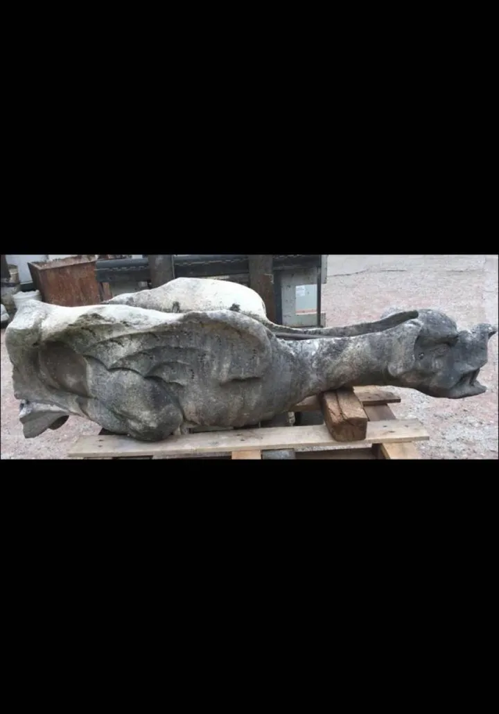 La “gargolla“ pesa 365 chili: era collocata sulla guglia numero 6 del Duomo di Milano