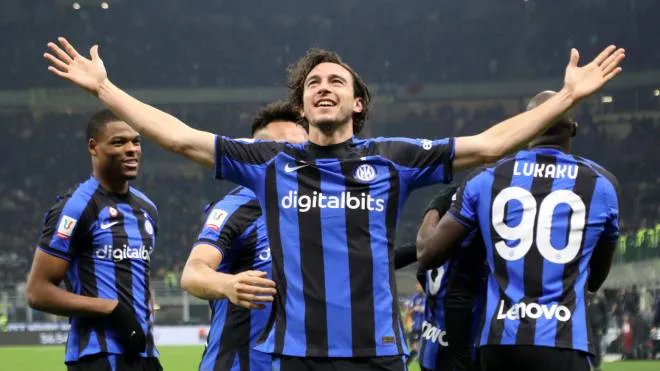 Inter Milan's Matteo Darmian jubilates after scoring goal of 1 to 0 during the Italy Cup quarter finals soccer match between Fc Inter  and Atalanta at Giuseppe Meazza stadium in Milan, Italy, 31 January  2023.
ANSA / MATTEO BAZZI