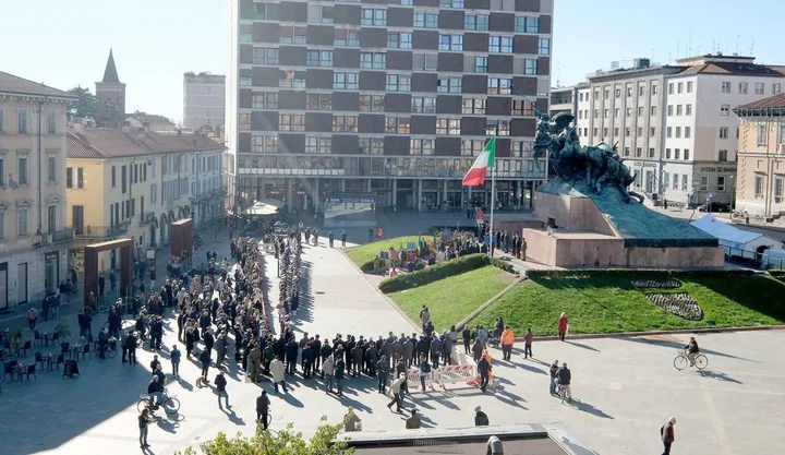 Piazza Trento e Trieste con il suo Monumento ai Caduti da una decina di anni si trova alle prese con problemi di degrado