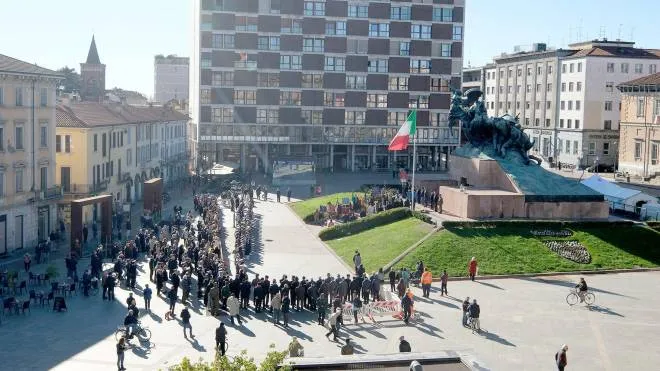 Piazza Trento e Trieste con il suo Monumento ai Caduti da una decina di anni si trova alle prese con problemi di degrado