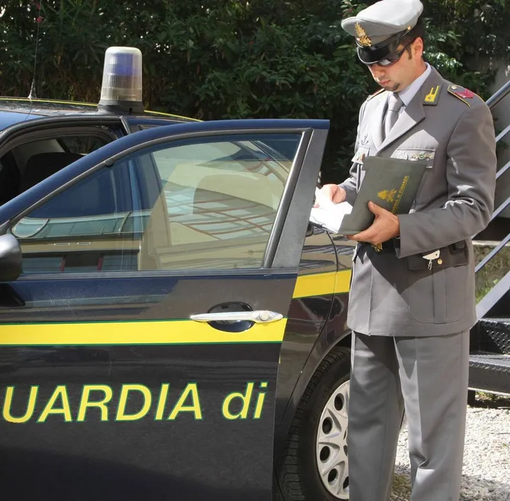 I militari hanno individuato 11 lavoratori in nero italiani, il resto stranieri